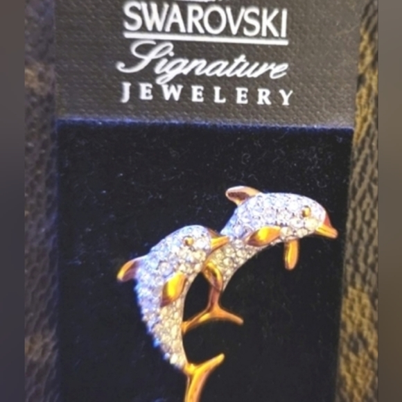 SWAROVSKI Double Dolphins Glitzy Tac Pin Sealife Flipper Rhinestones Gold Brooch - Picture 2 of 13